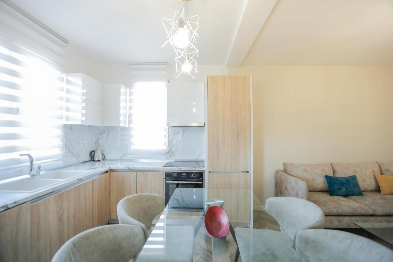 Miku Apartments-Luxury City View At Wilson Square Tiranë Eksteriør bilde
