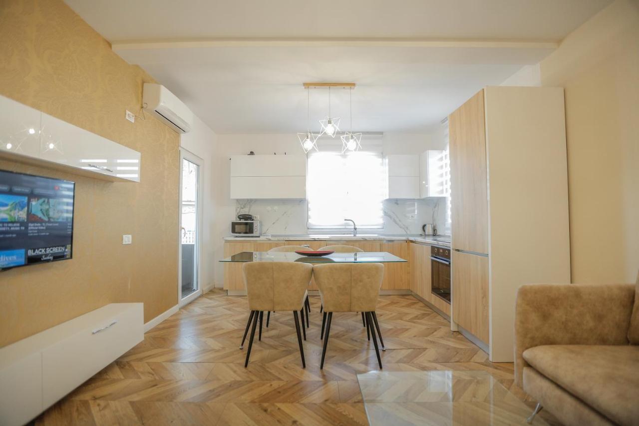 Miku Apartments-Luxury City View At Wilson Square Tiranë Eksteriør bilde