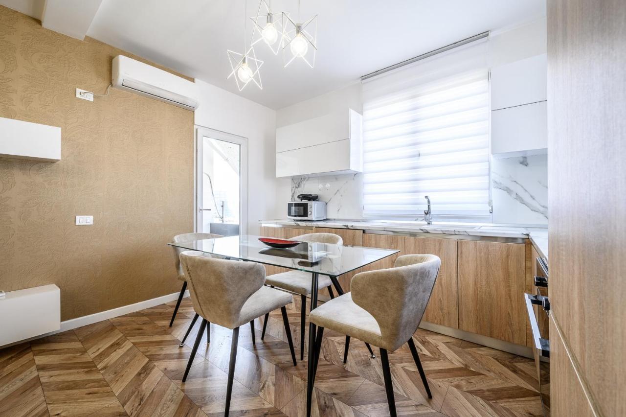 Miku Apartments-Luxury City View At Wilson Square Tiranë Eksteriør bilde