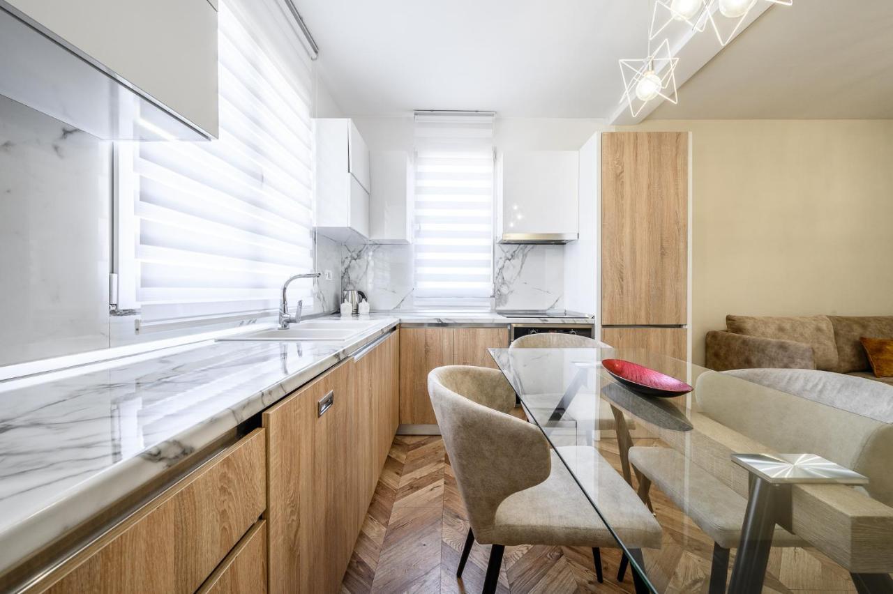 Miku Apartments-Luxury City View At Wilson Square Tiranë Eksteriør bilde