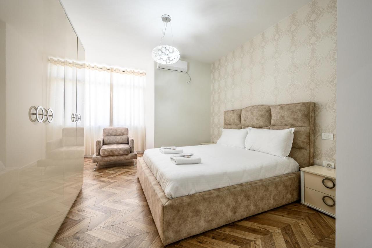 Miku Apartments-Luxury City View At Wilson Square Tiranë Eksteriør bilde