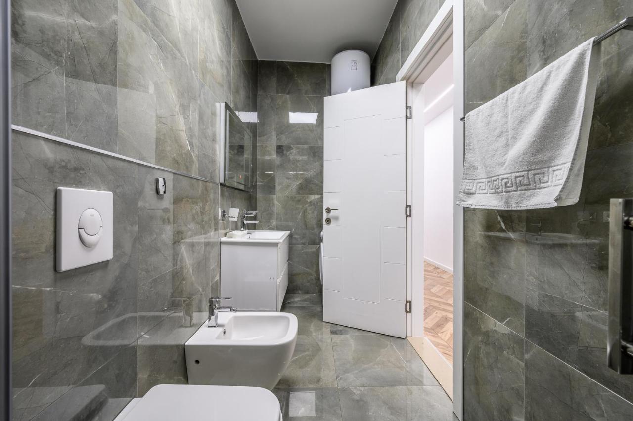 Miku Apartments-Luxury City View At Wilson Square Tiranë Eksteriør bilde