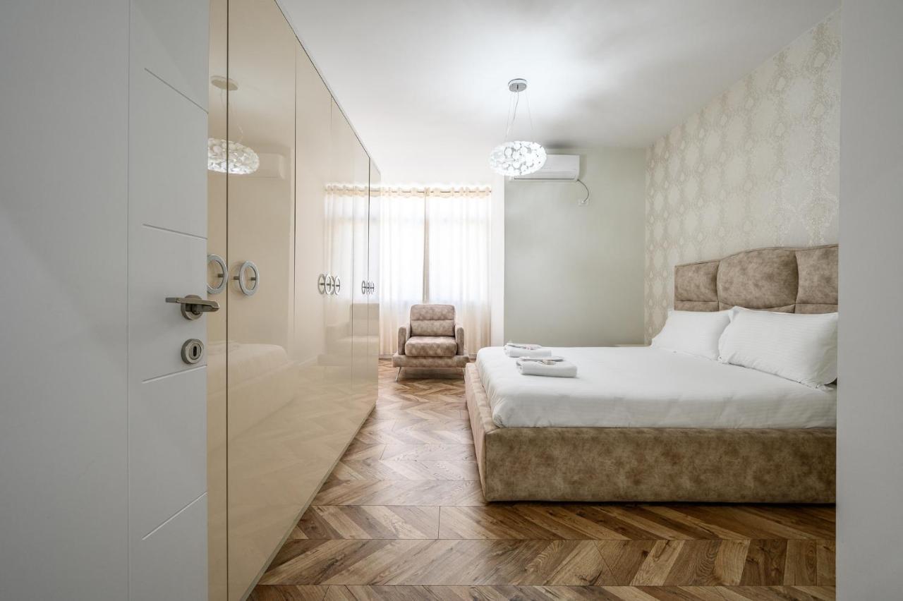 Miku Apartments-Luxury City View At Wilson Square Tiranë Eksteriør bilde