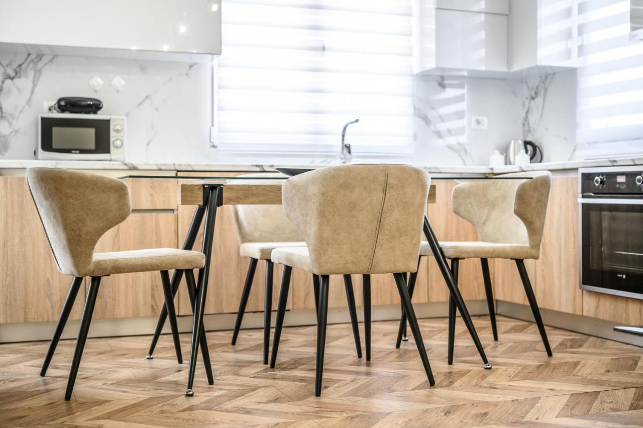Miku Apartments-Luxury City View At Wilson Square Tiranë Eksteriør bilde
